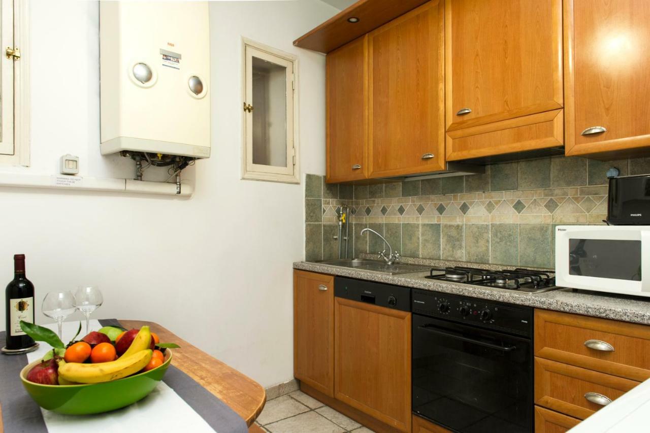 Gregoriana House - Appartamento Con Vista Su Roma Bagian luar foto
